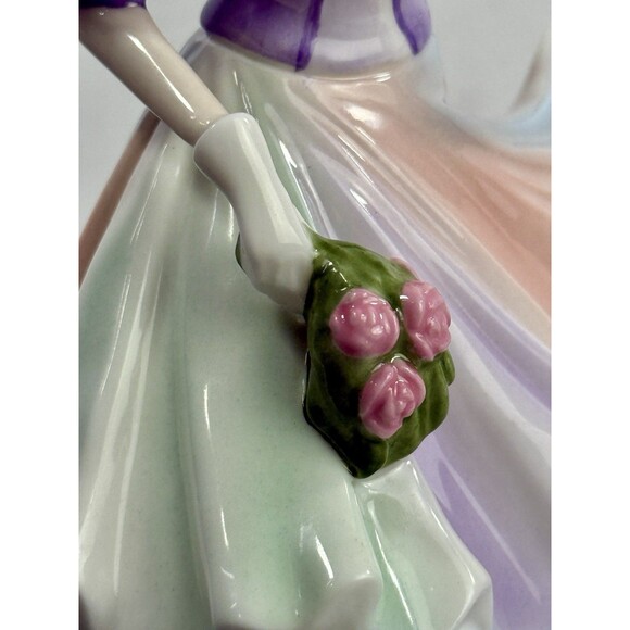 Coalport Sentiments "Picked Especially for You" Bone China Lady Figurine 2005 - Picture 9 of 17